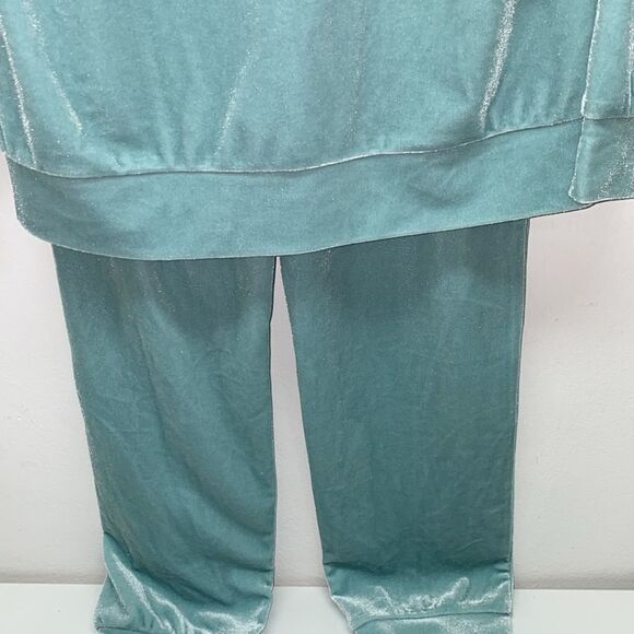 🔥 Btween velvet green 2 pc set sweater & pants sz 8 New - Picture 3 of 6